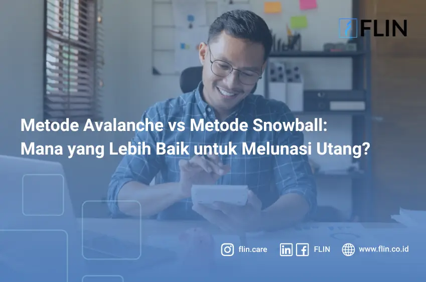 Ilustrasi orang memegang kalkulator