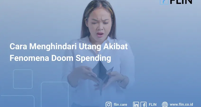 Seorang wanita muda sedang melihat ke dalam dompet kosong dengan ekspresi terkejut dan kecewa