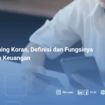 Seorang wanita sedang mengecek rekening korannya