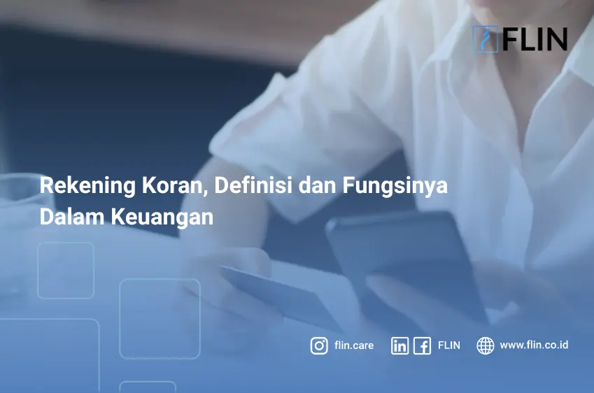 Seorang wanita sedang mengecek rekening korannya