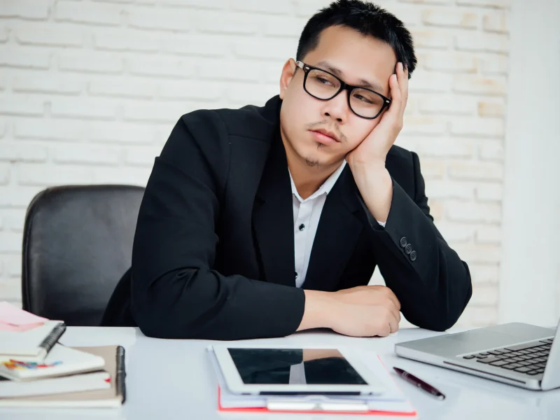business-man-unhappy-businesspeople-sitting-office_1_11zon